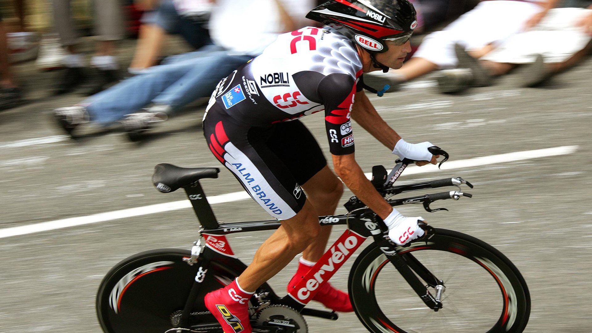 “亲子奔跑,香港牛仔3K亲子跑让亲情与运动融合”